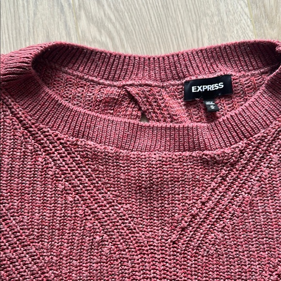 2/$20 EXPRESS Cropped Red-Pink Crew Neck Sweater Textured Knit Open Back Sz Med - Picture 2 of 9